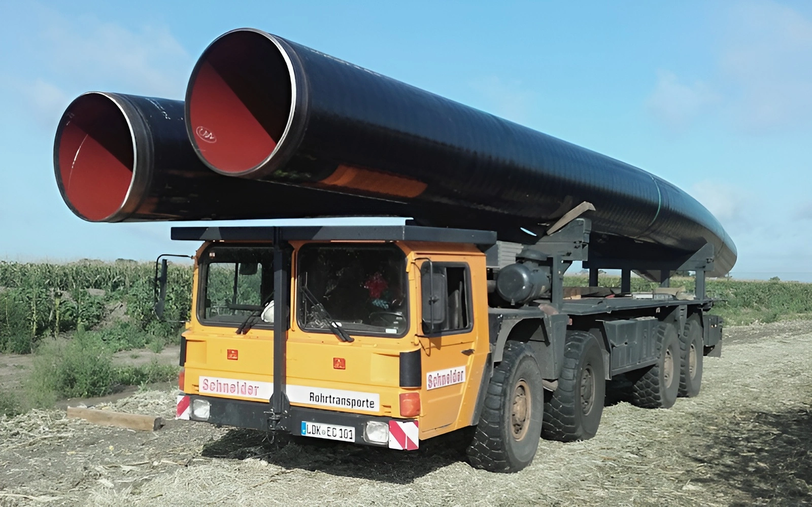 MAN SX 90 8x8 Spezialrohrtransporter von Schneider Rohrtransporte